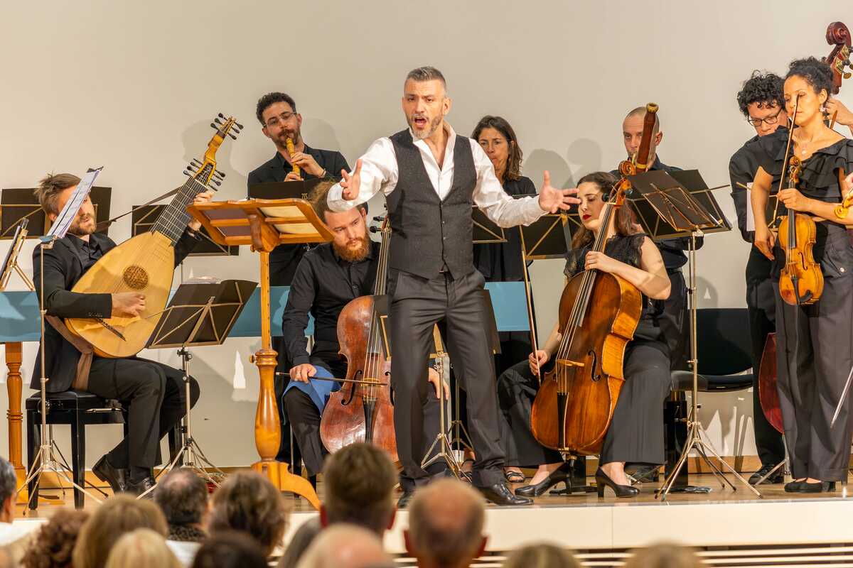 Filippo Mineccia und The New Baroque Times im Festsaal der Leopoldina