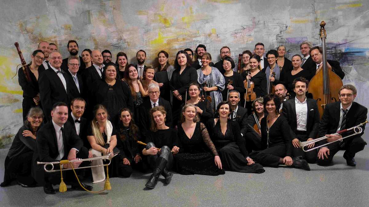 Ensemble mit Musikinstrumenten